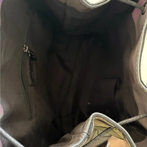 BAO BAO ISSEY MIYAKE Holographic Geometric Prism PVC Backpack Drawstring Flap - Picture 7 of 9